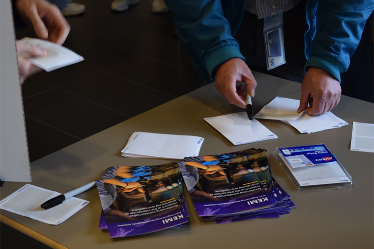 KEMi Special Lecture registration table